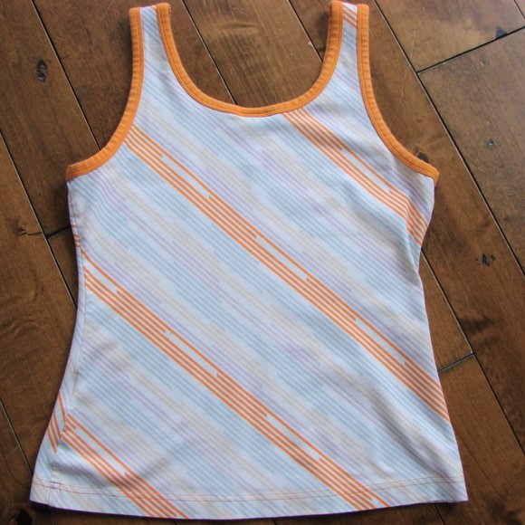 Nike Swoosh Sport Athletic Yoga Tank Top - Picture 6 of 6
